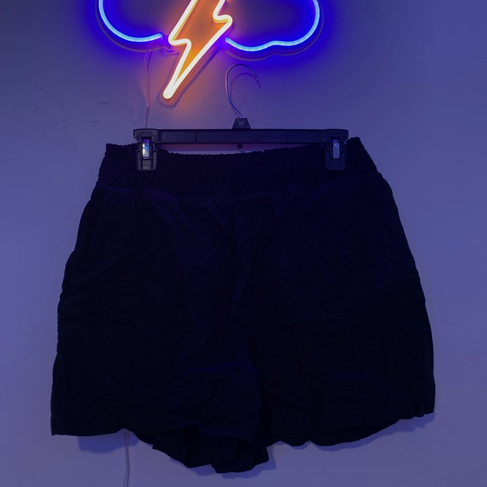 Flowy black shorts